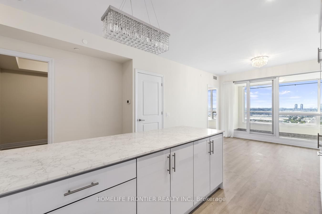 9075 Jane St, unit 2205 for sale