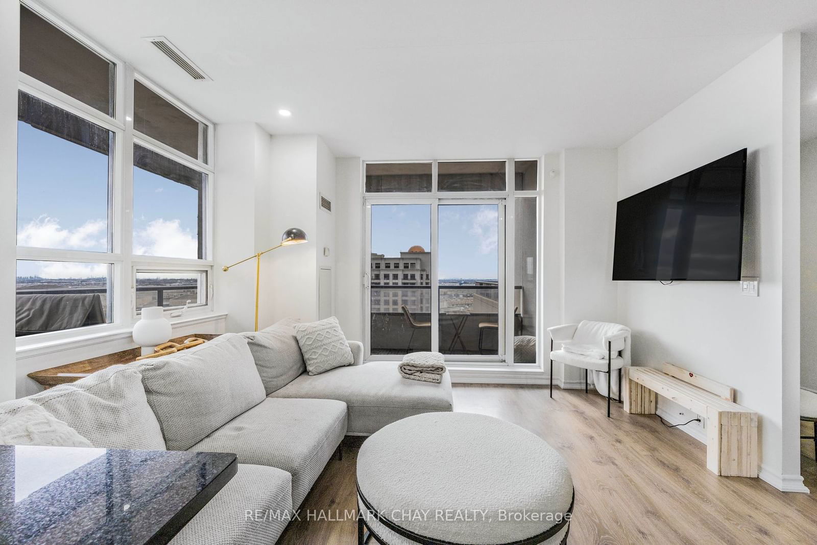 9235 Jane St, unit 1605 for sale - image #5