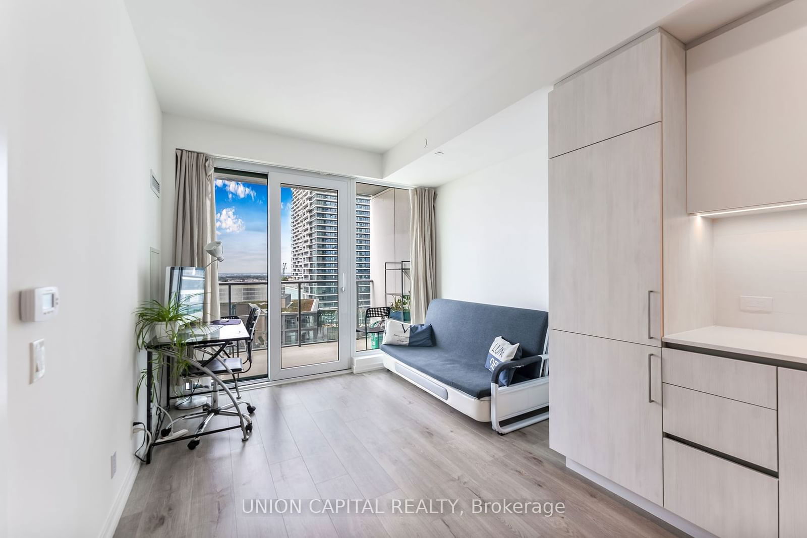 7890 JANE St, unit 1003 for sale - image #5