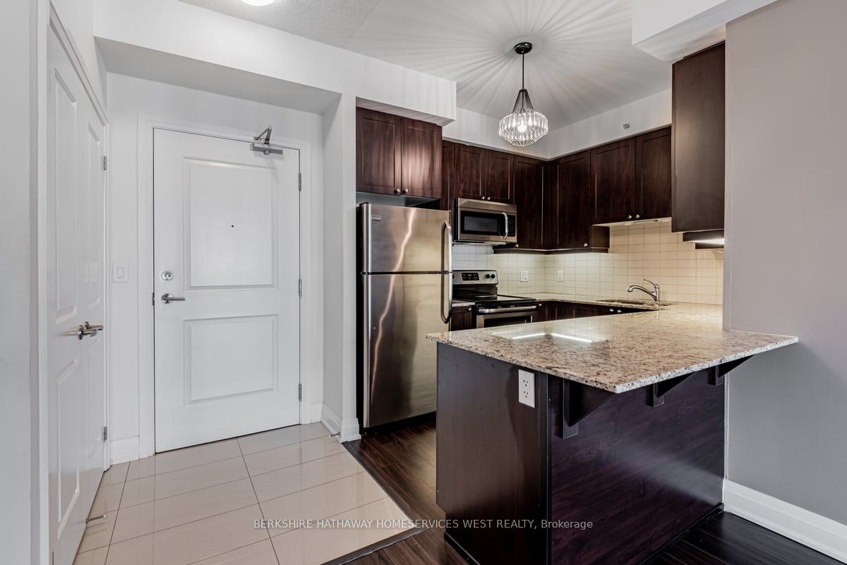 24 Woodstream Blvd N, unit 607 for sale - image #4