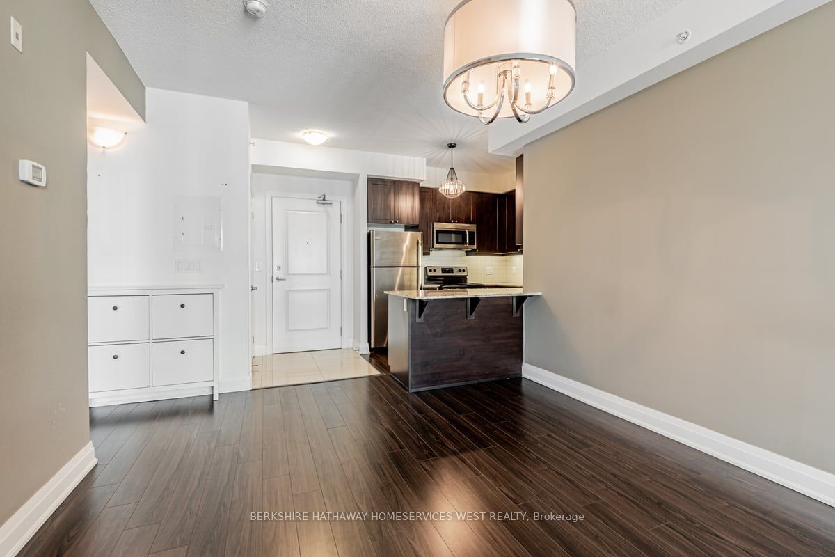 24 Woodstream Blvd N, unit 607 for sale - image #5