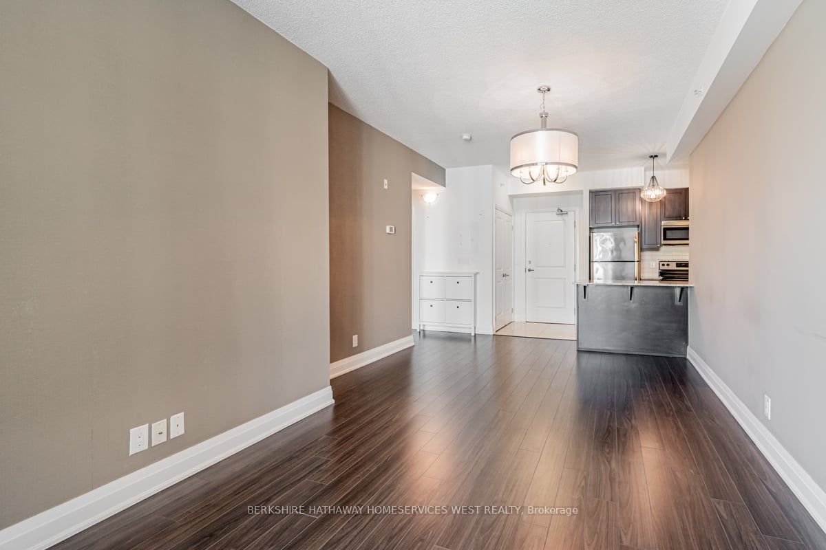 24 Woodstream Blvd N, unit 607 for sale - image #9