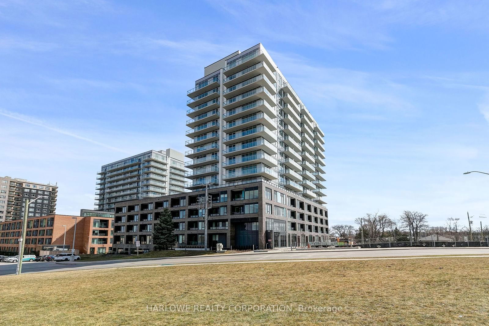 185 Deerfield Rd, unit 709 for sale - image #2