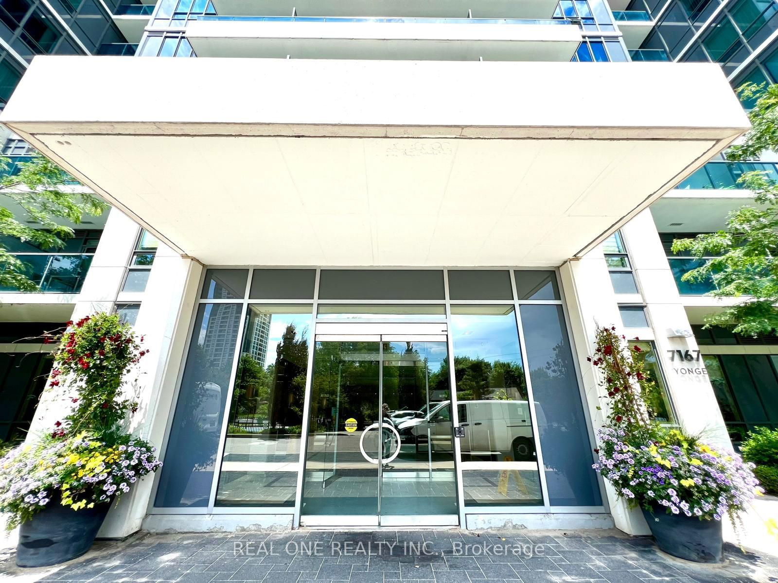 7165 Yonge St, unit 1911 for rent - image #21