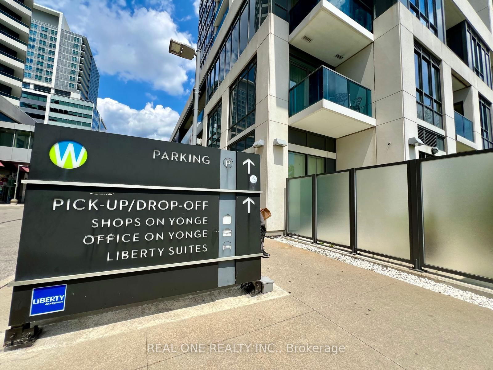 7165 Yonge St, unit 1911 for rent - image #22