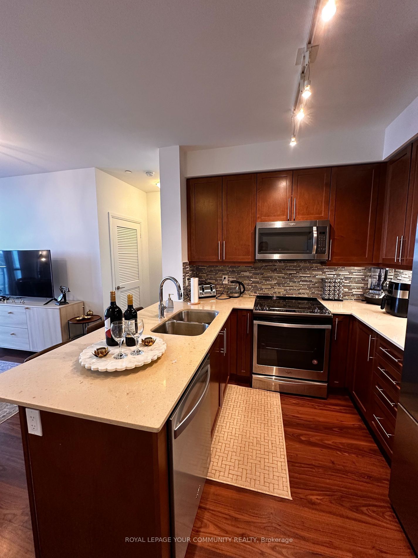 65 Oneida Cres, unit 1008 for sale - image #10