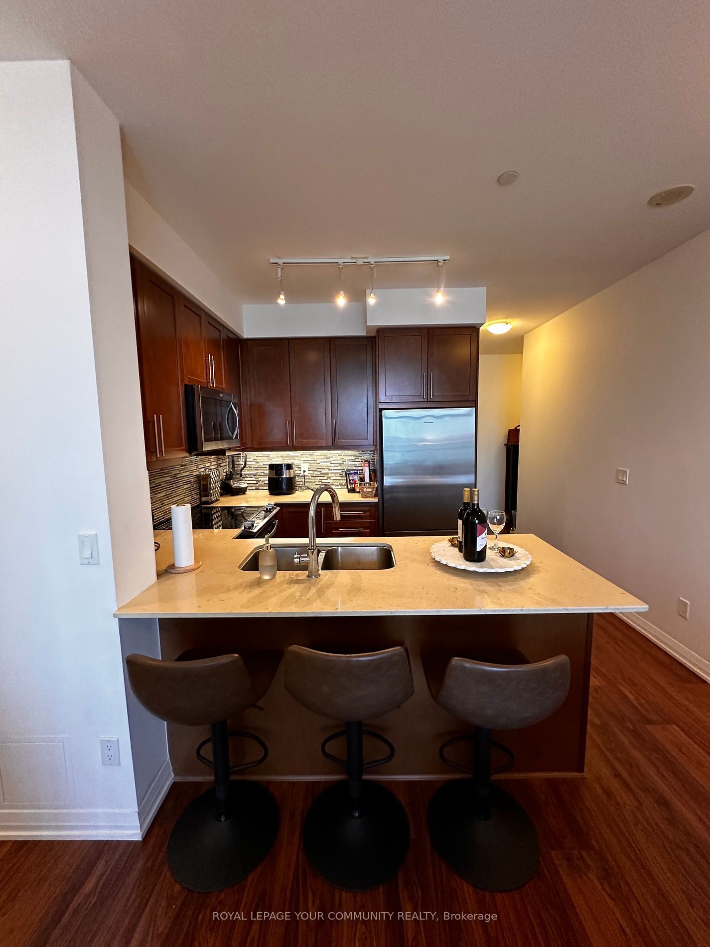 65 Oneida Cres, unit 1008 for sale - image #8