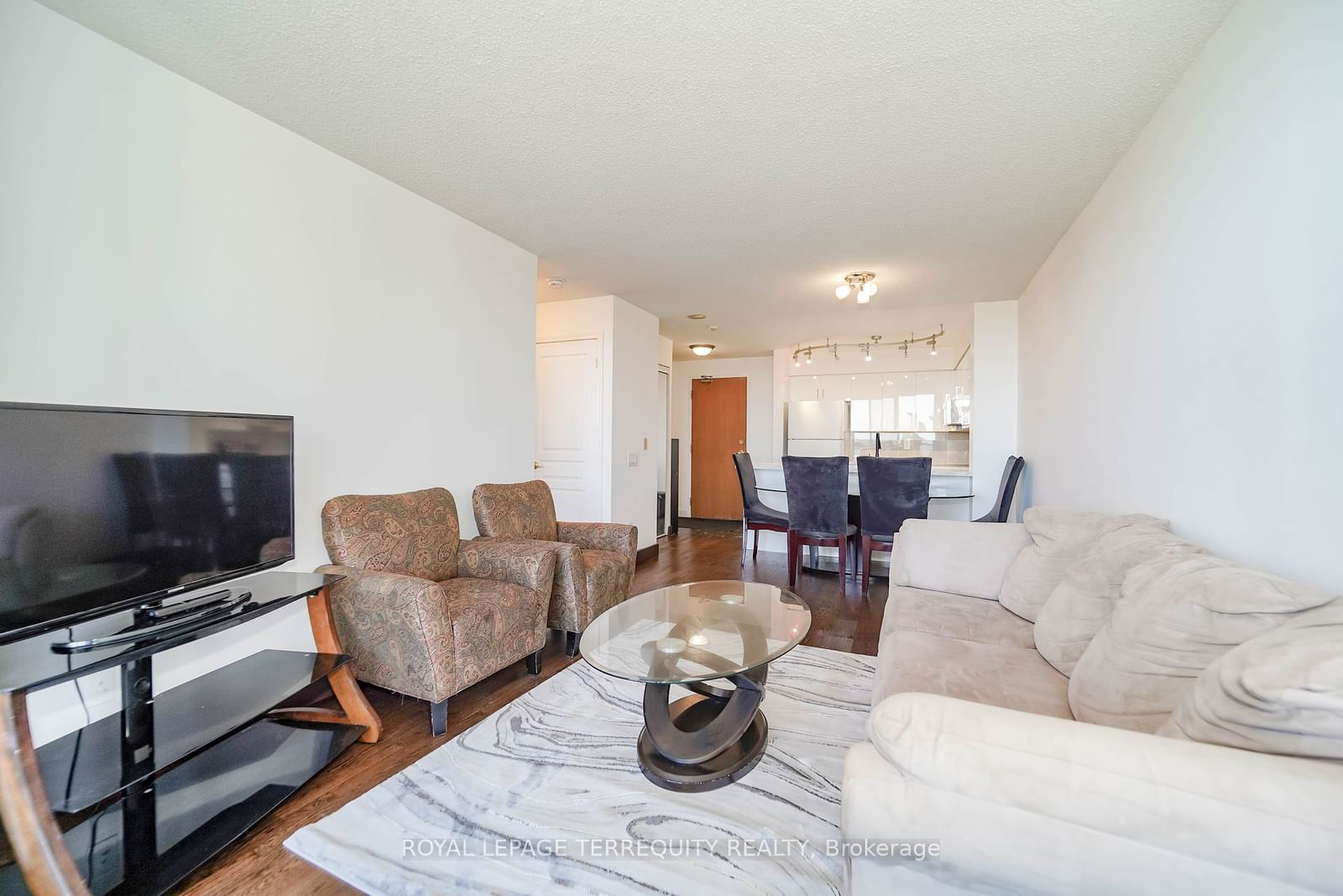 9 Northern Heights Dr, unit 1008 for rent - image #6