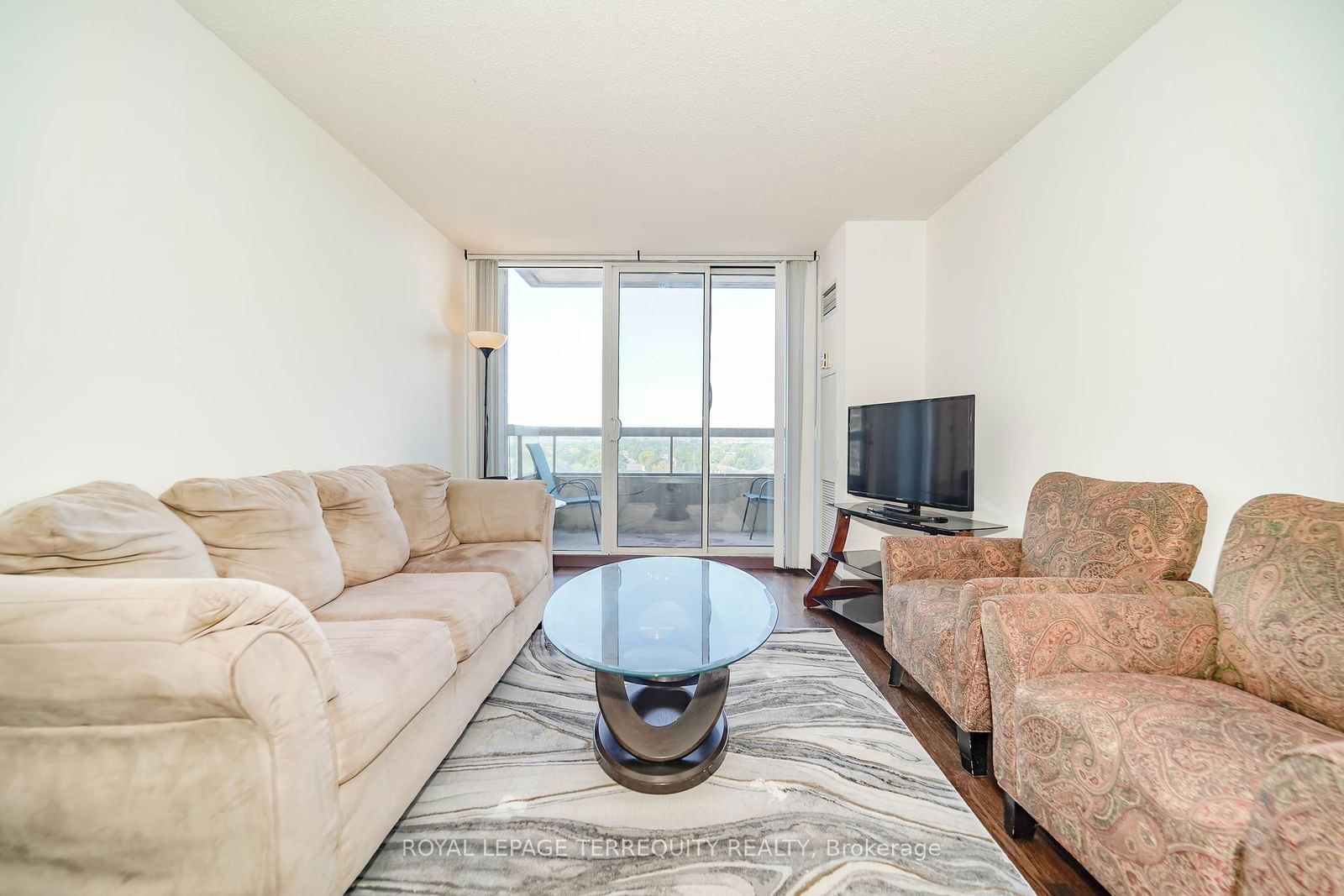 9 Northern Heights Dr, unit 1008 for rent - image #8