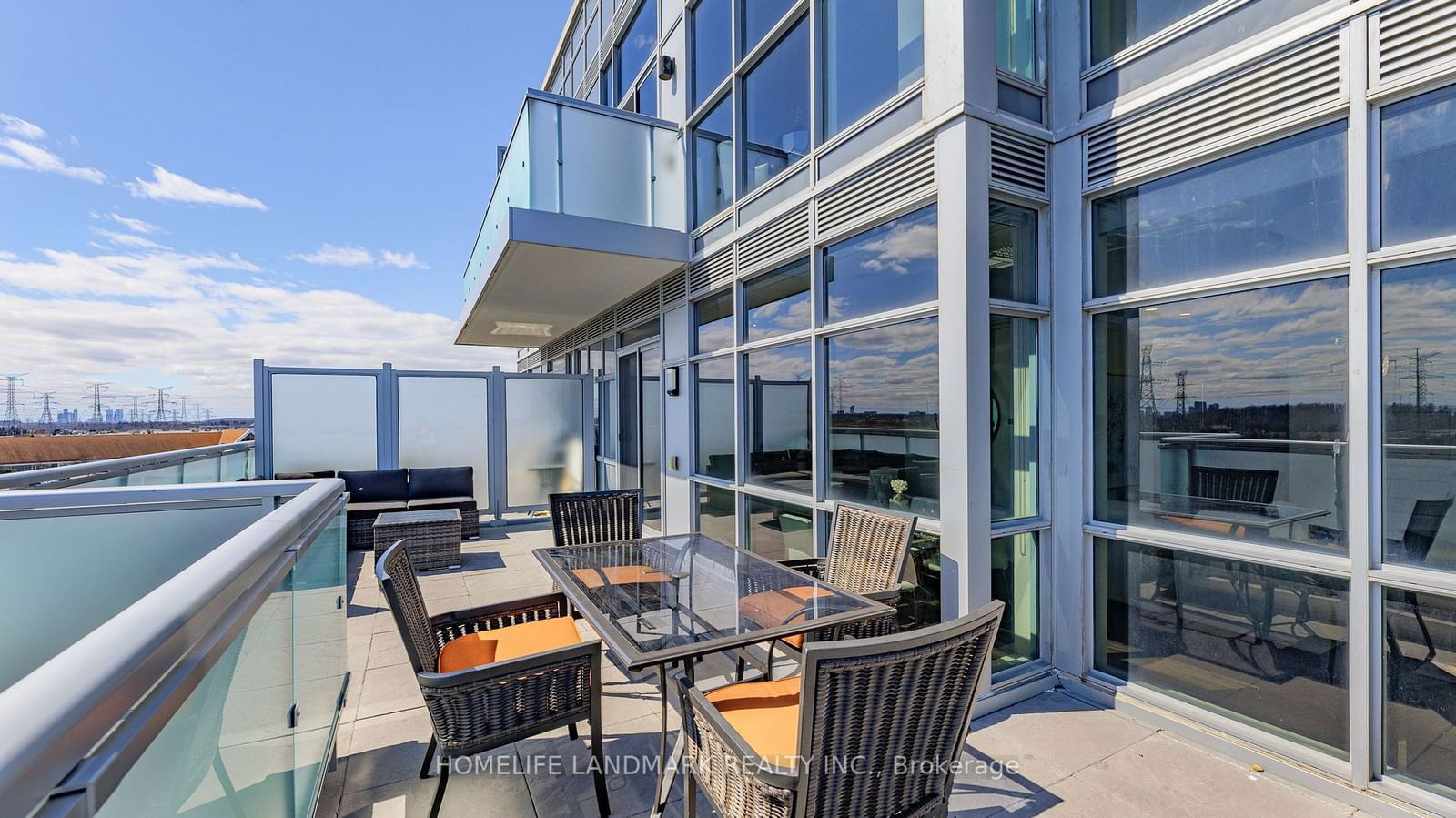 8763 Bayview Ave, unit 706 for sale