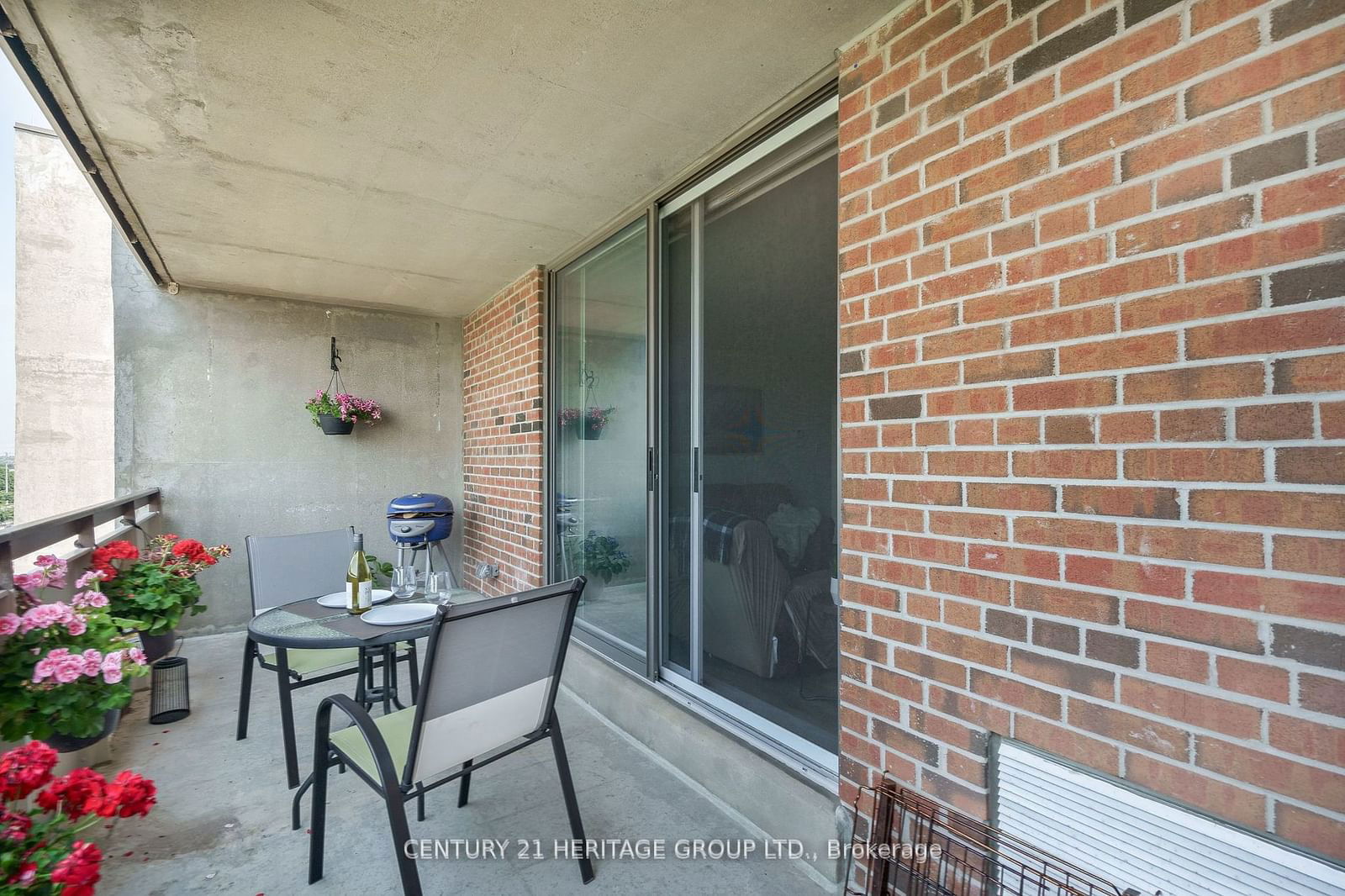 20 William Roe Blvd, unit 905 for sale - image #19