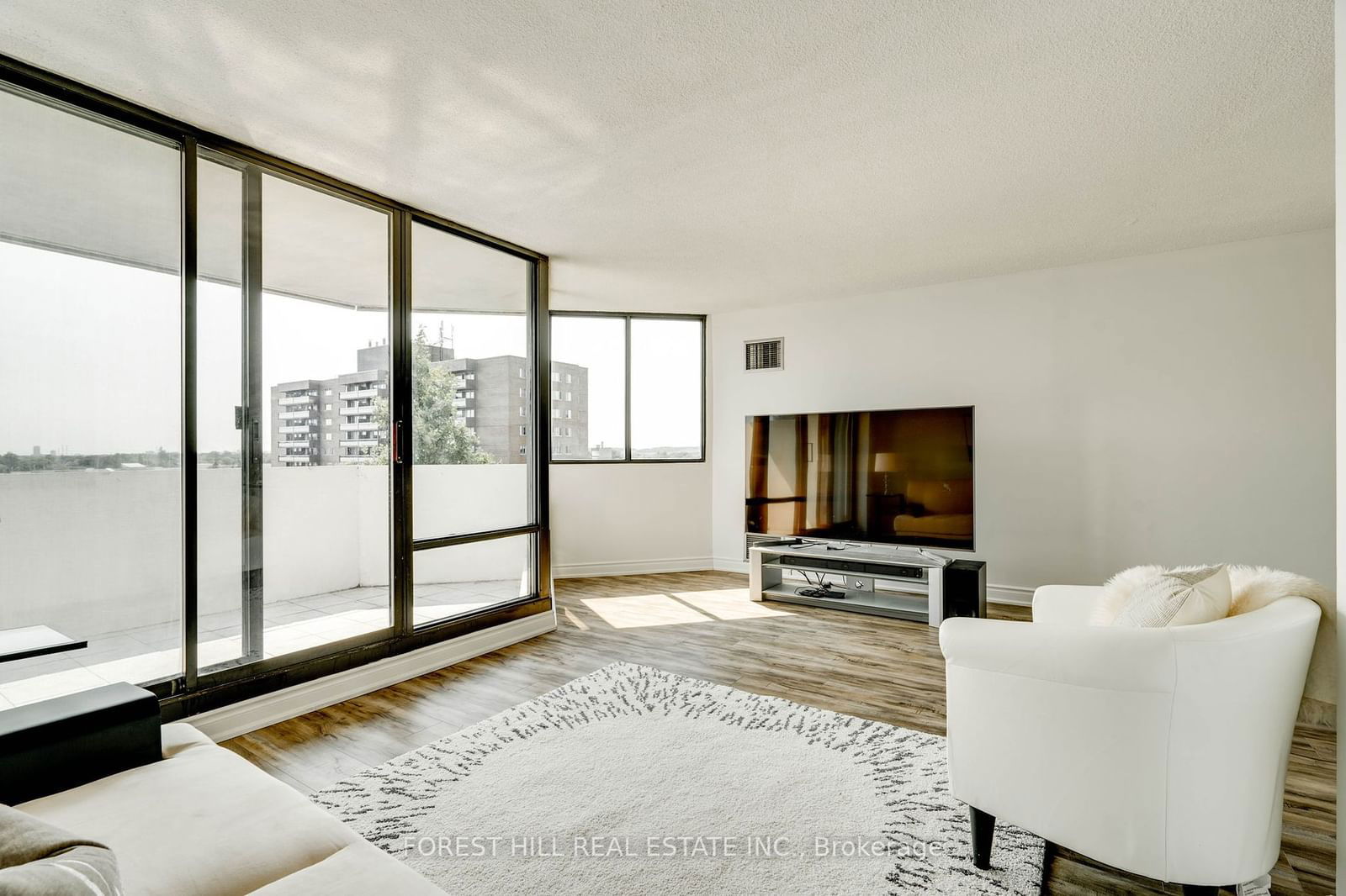 40 Baif Blvd, unit 705 for sale - image #10