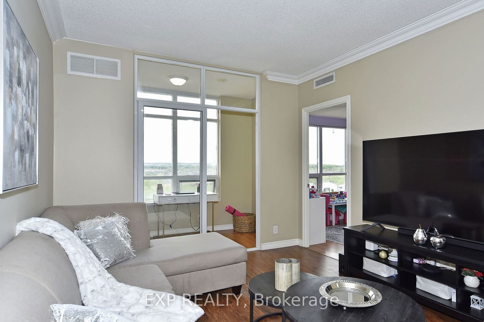 9235 Jane St, unit 1404 for sale - image #11