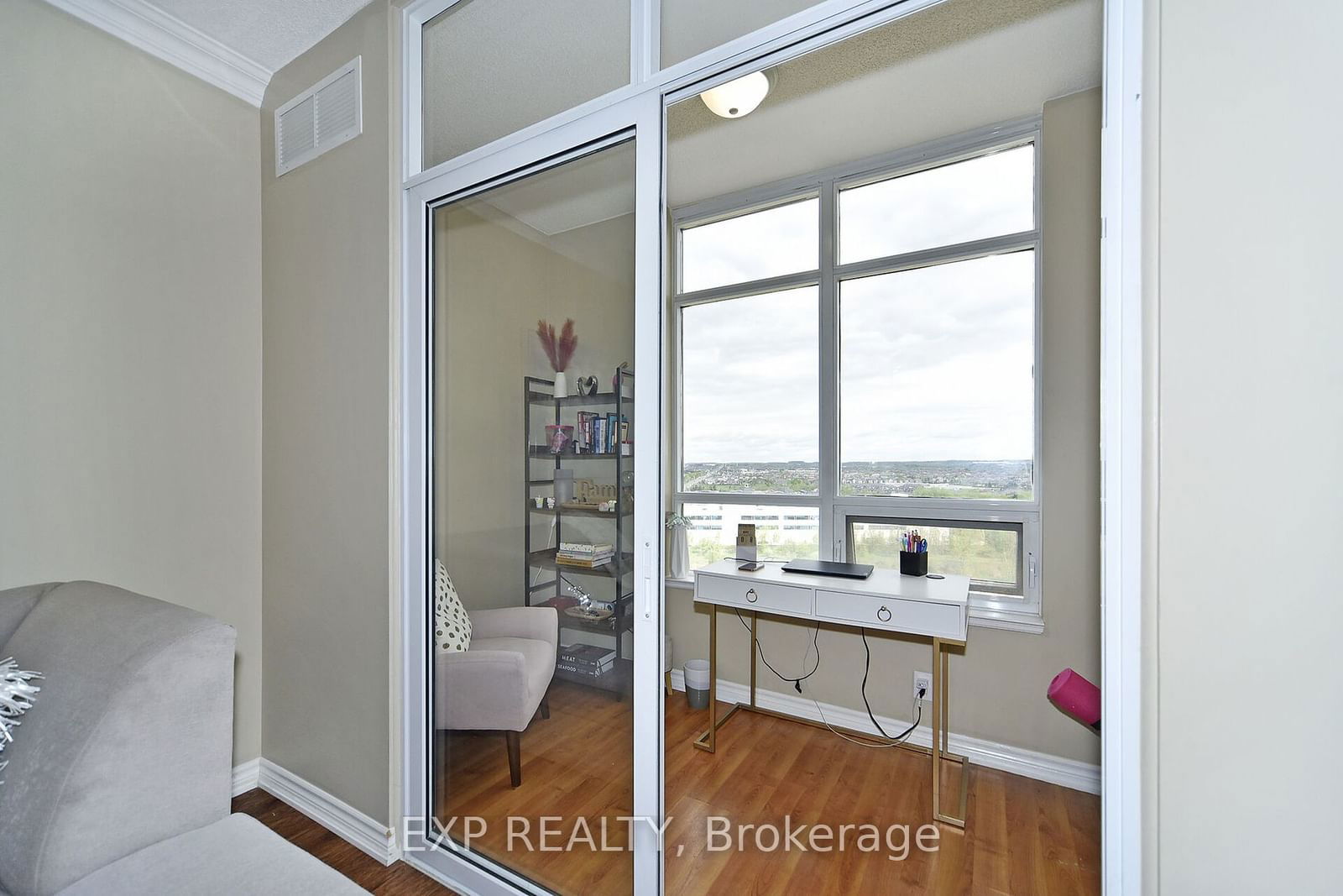 9235 Jane St, unit 1404 for sale - image #16