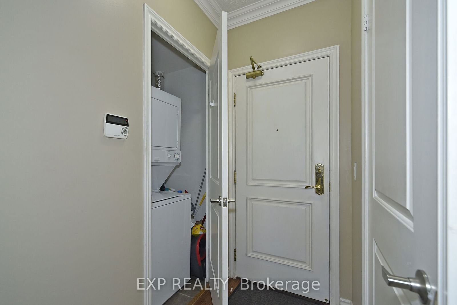 9235 Jane St, unit 1404 for sale - image #26