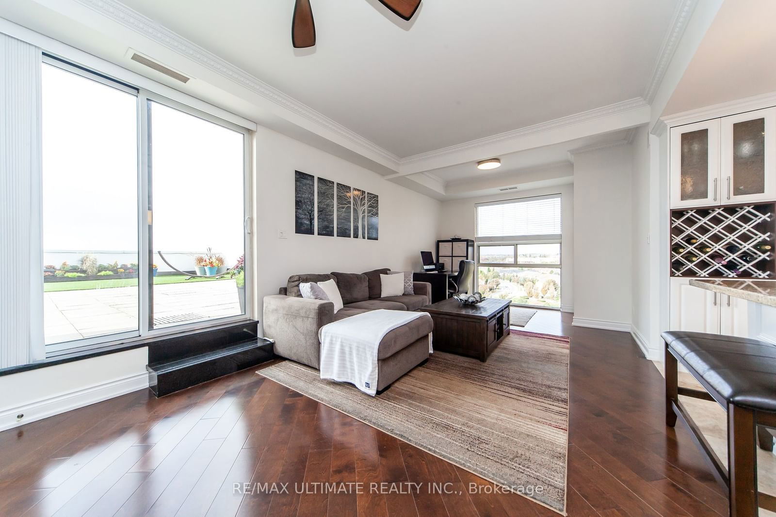 40 Harding Blvd W, unit PH15 for sale - image #3