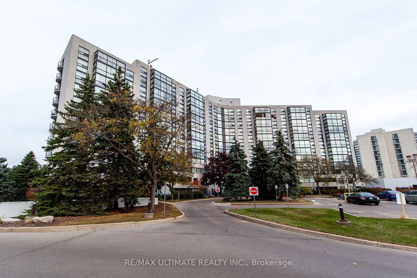 40 Harding Blvd W, unit PH15 for sale - image #33