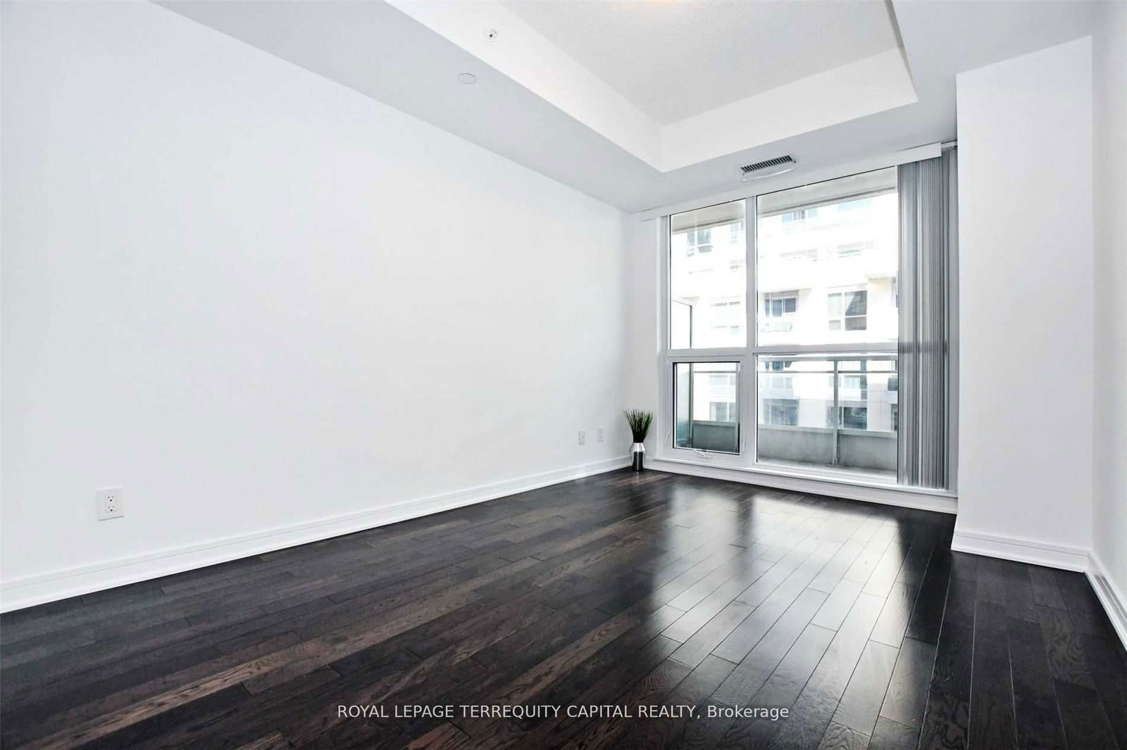 9199 Yonge St, unit 406 for rent