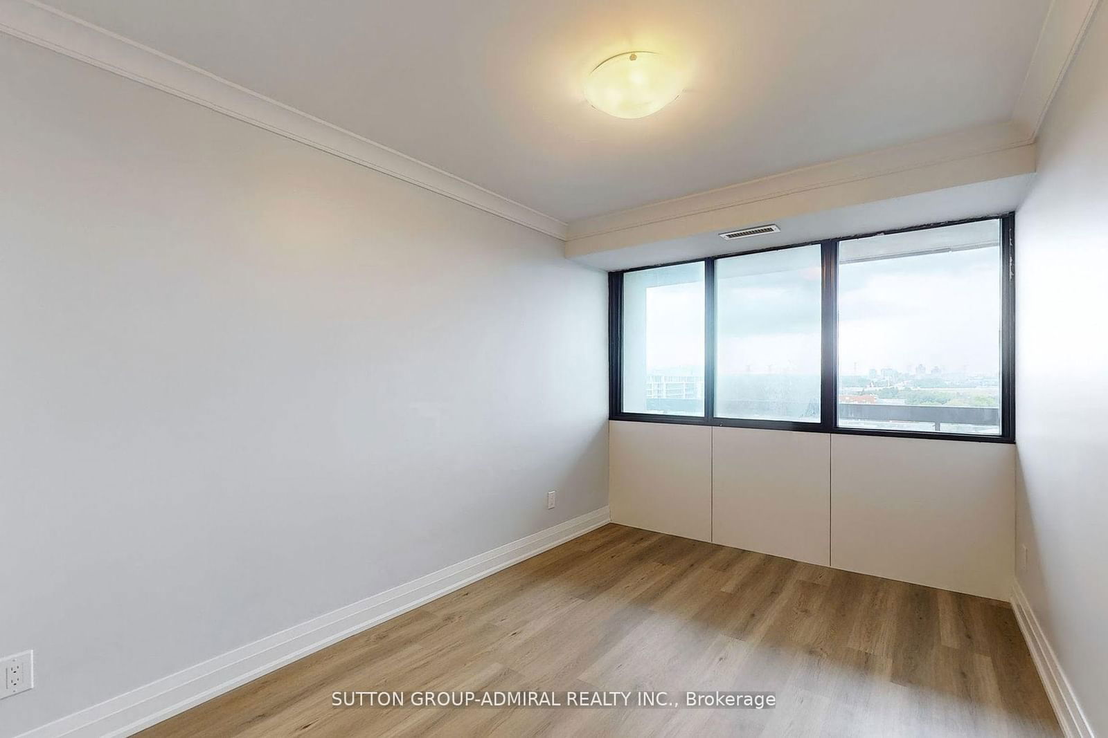 8111 Yonge St, unit 1507 for sale - image #22