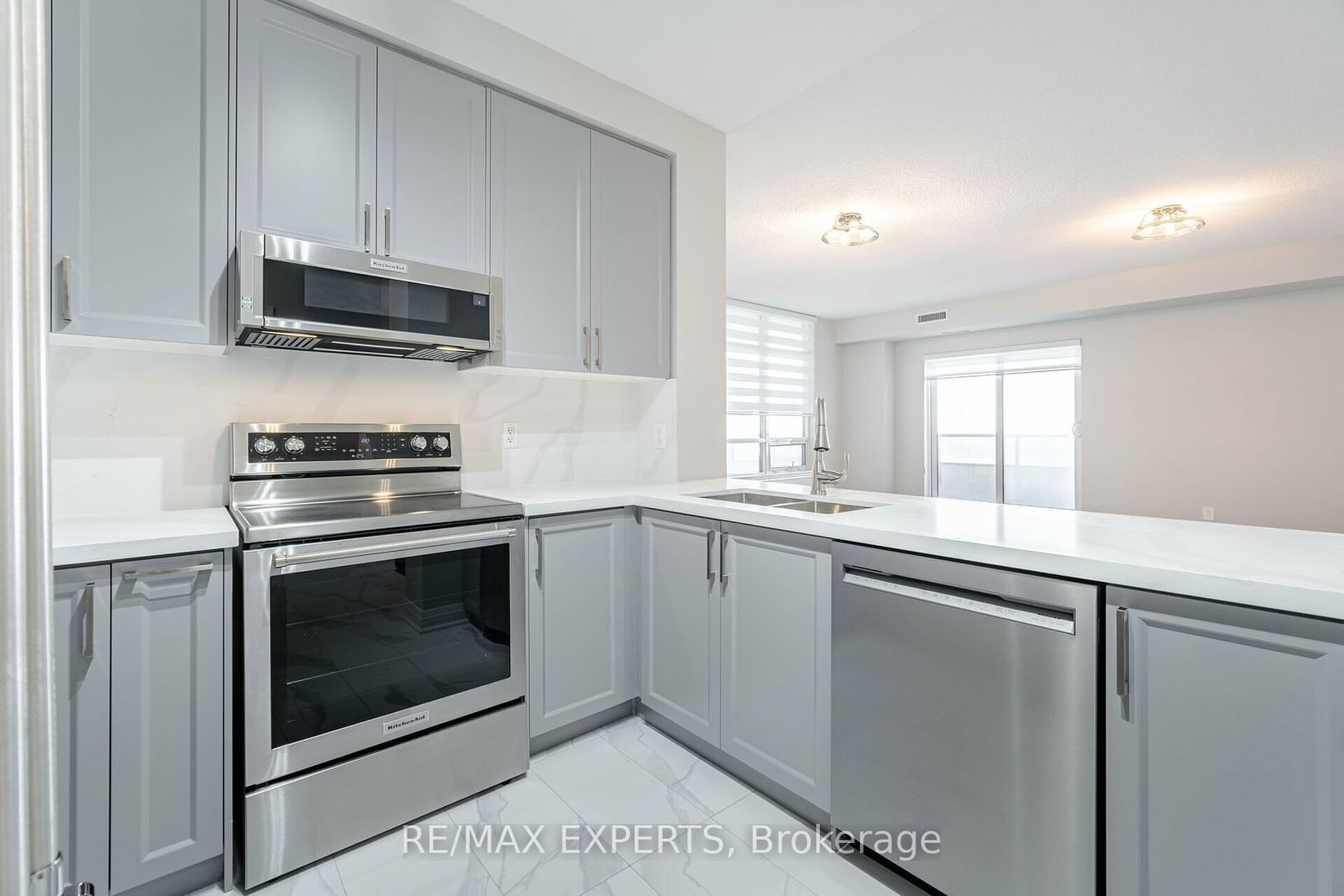 9245 Jane St, unit 905 for rent - image #11