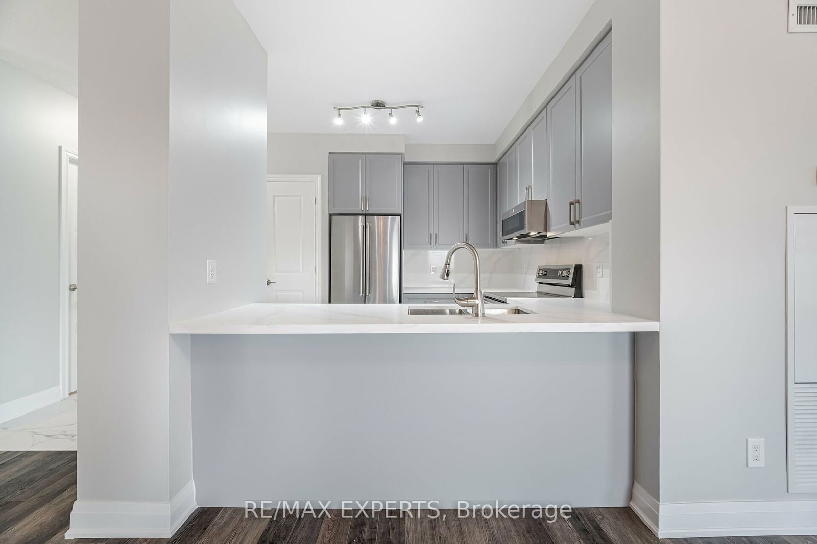 9245 Jane St, unit 905 for rent - image #12