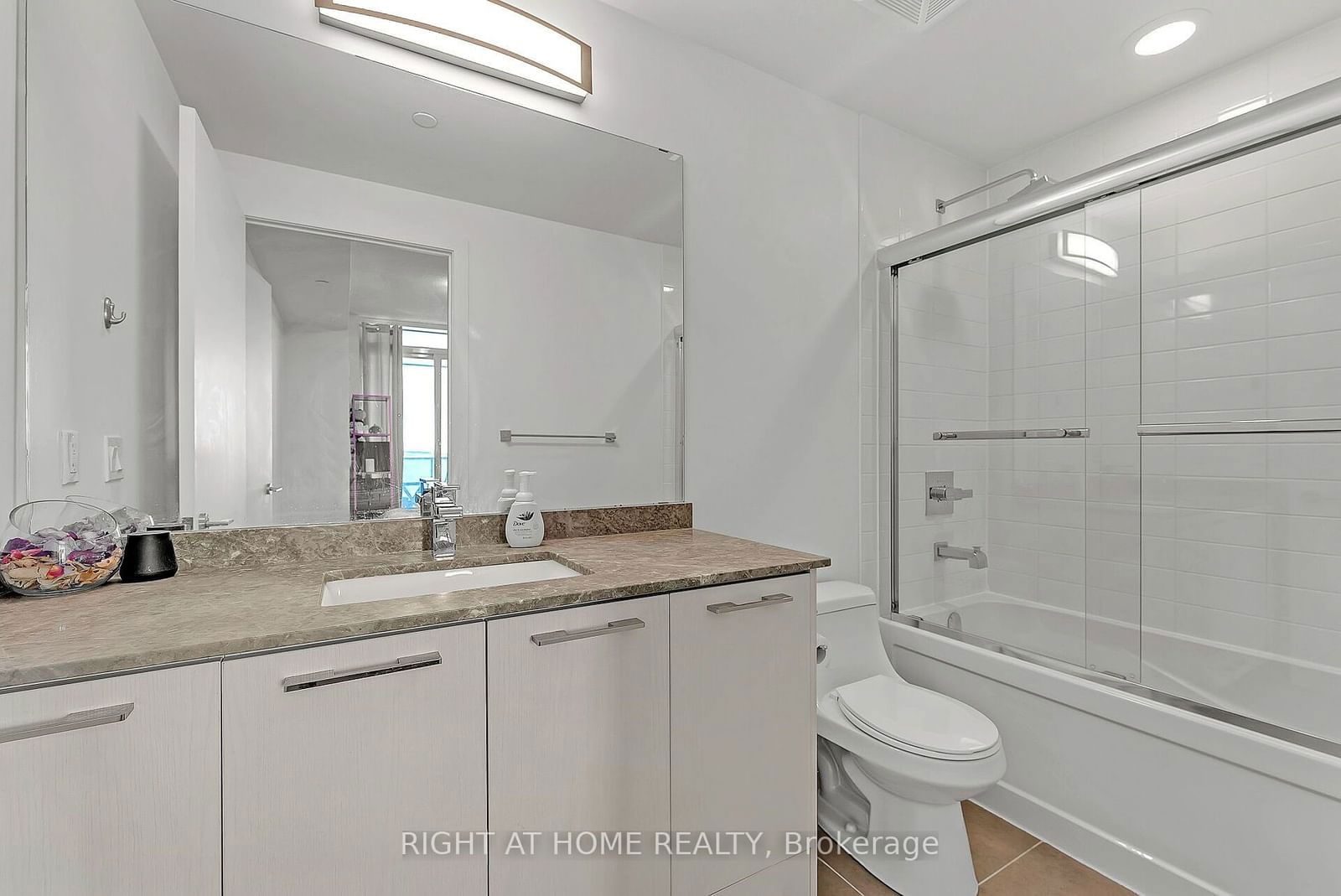 9471 Yonge St, unit 1616 for sale - image #15