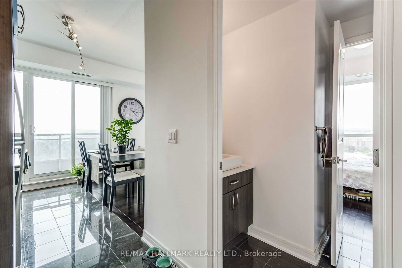 9201 Yonge St, unit 1911Nw for rent - image #5