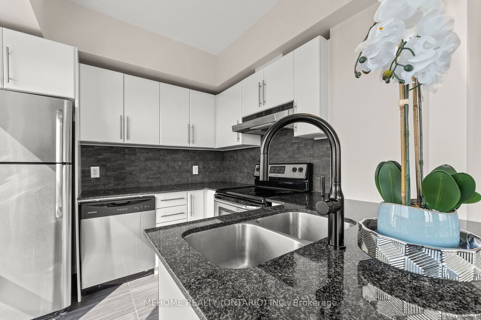 7730 Kipling Ave, unit 1208 for sale - image #25