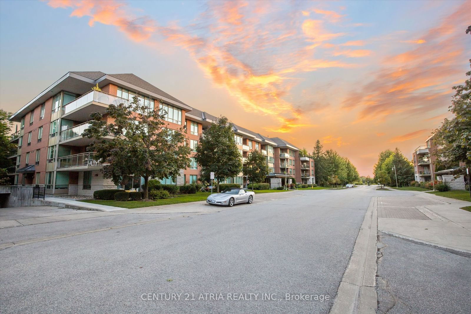 Swan Lake Village Condos, Markham, Toronto