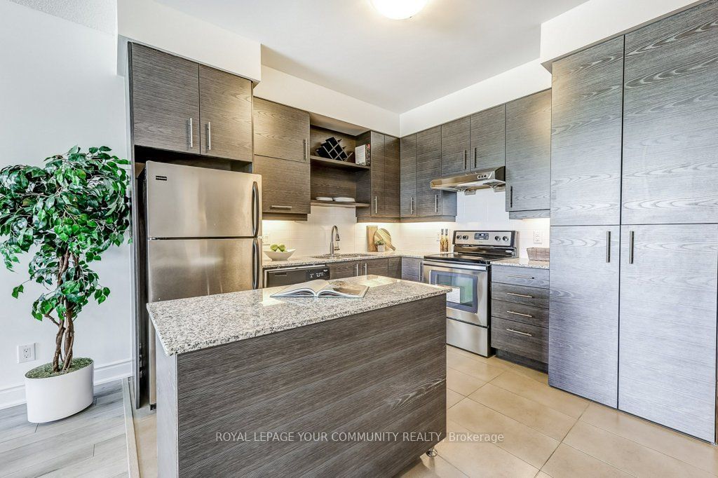 277 South Park Rd, unit 715 for sale - image #11