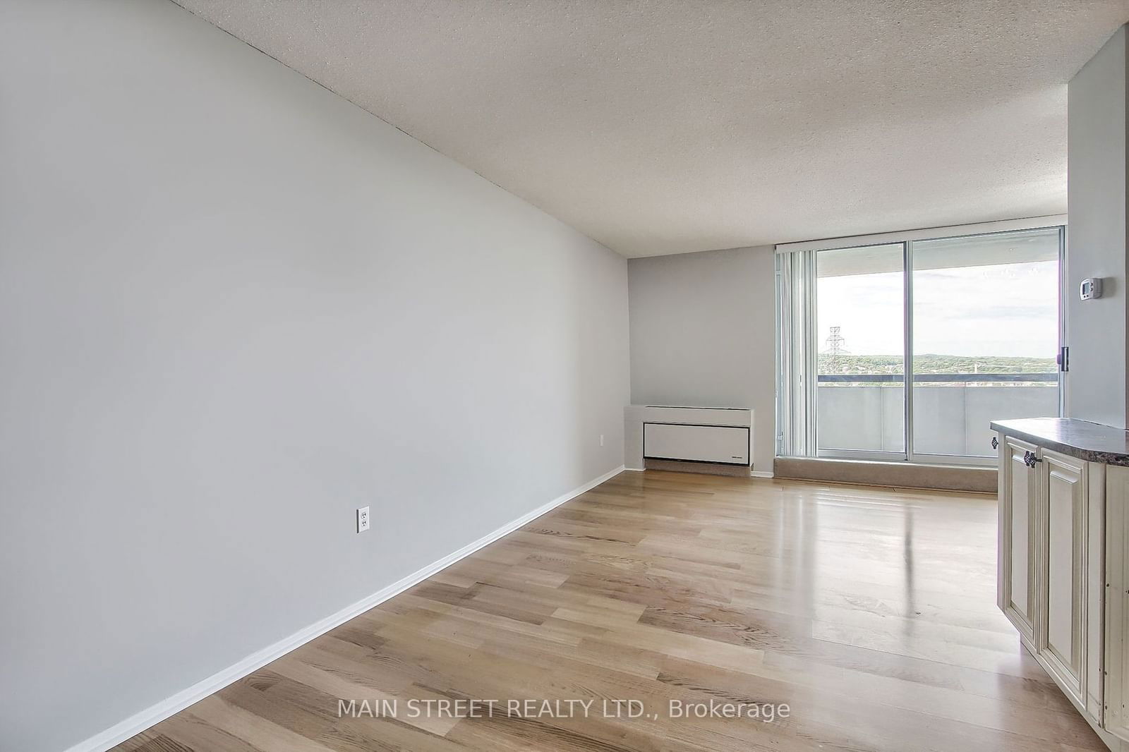 20 William Roe Blvd, unit 1008 for sale