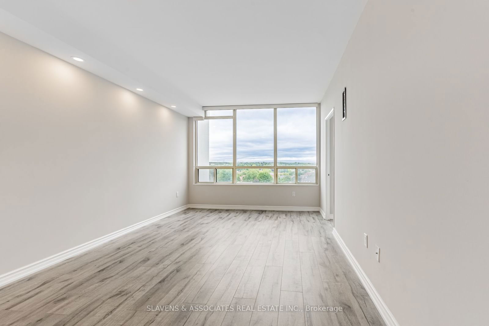 333 Clark Ave, unit 604 for sale - image #13