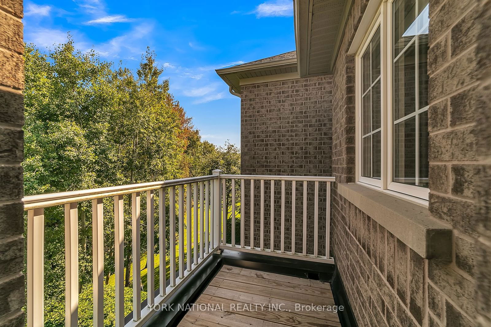 Crossing Bridge Place Townhomes, Aurora, Toronto