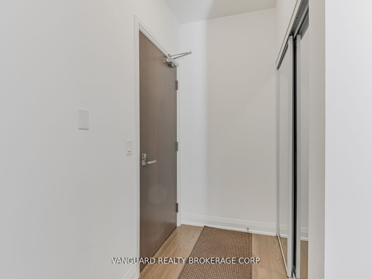 75 North Park Rd, unit 208 for sale - image #4