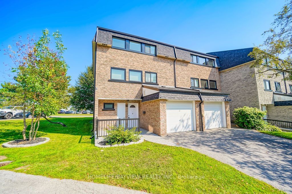 Poplar Crescent Townhomes, Aurora, Toronto