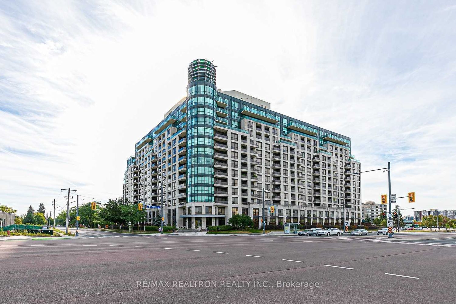 18 Harding Blvd, unit 1015 for rent - image #1