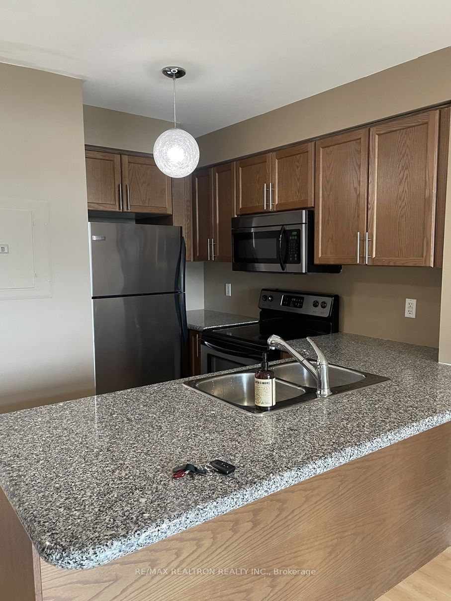 18 Harding Blvd, unit 1015 for rent - image #9