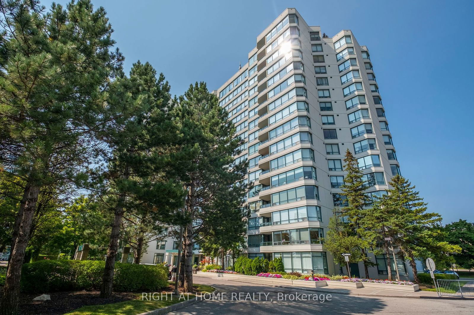 120 Promenade Circ, unit 307 for sale - image #19