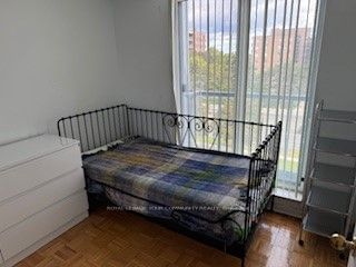 7378 Yonge St, unit 303 for sale