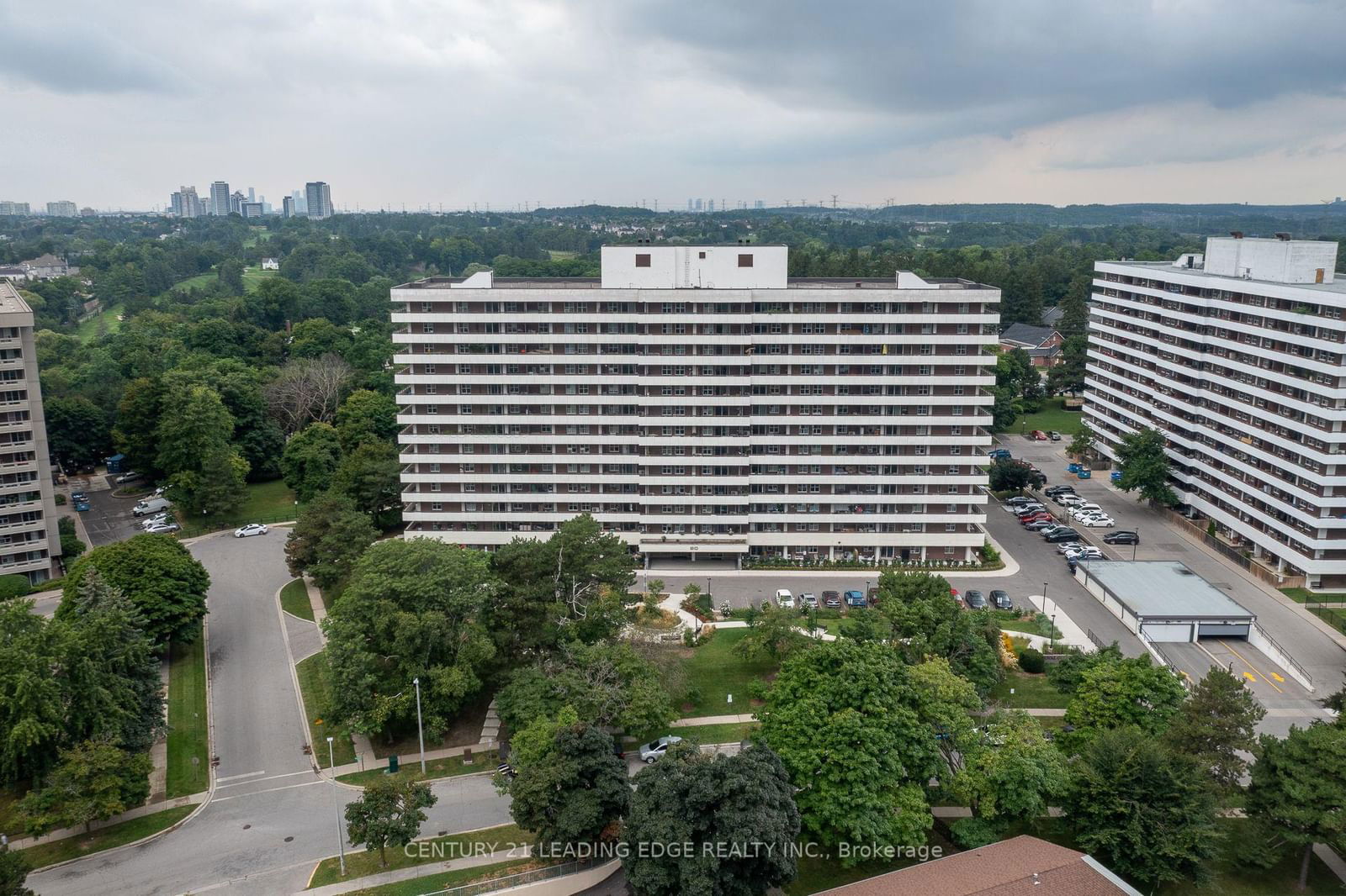 80 Inverlochy Blvd, unit 904 for sale - image #1