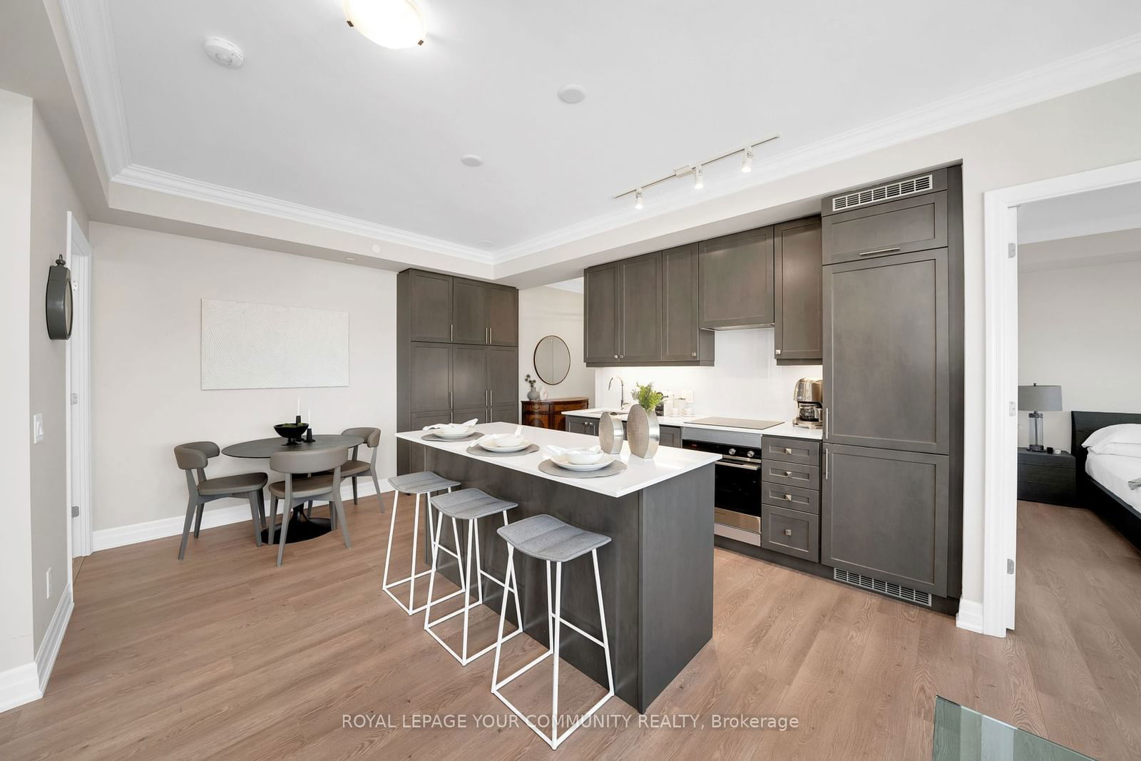 9075 Jane St, unit 1409 for sale