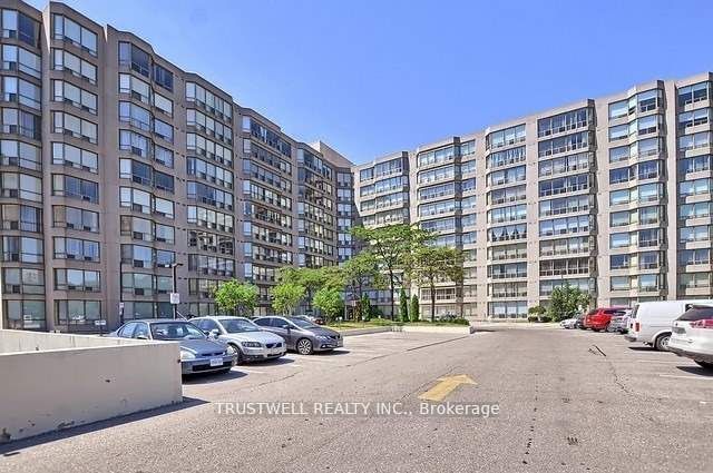 309 Major Mackenzie Dr E, unit 812 for sale - image #1