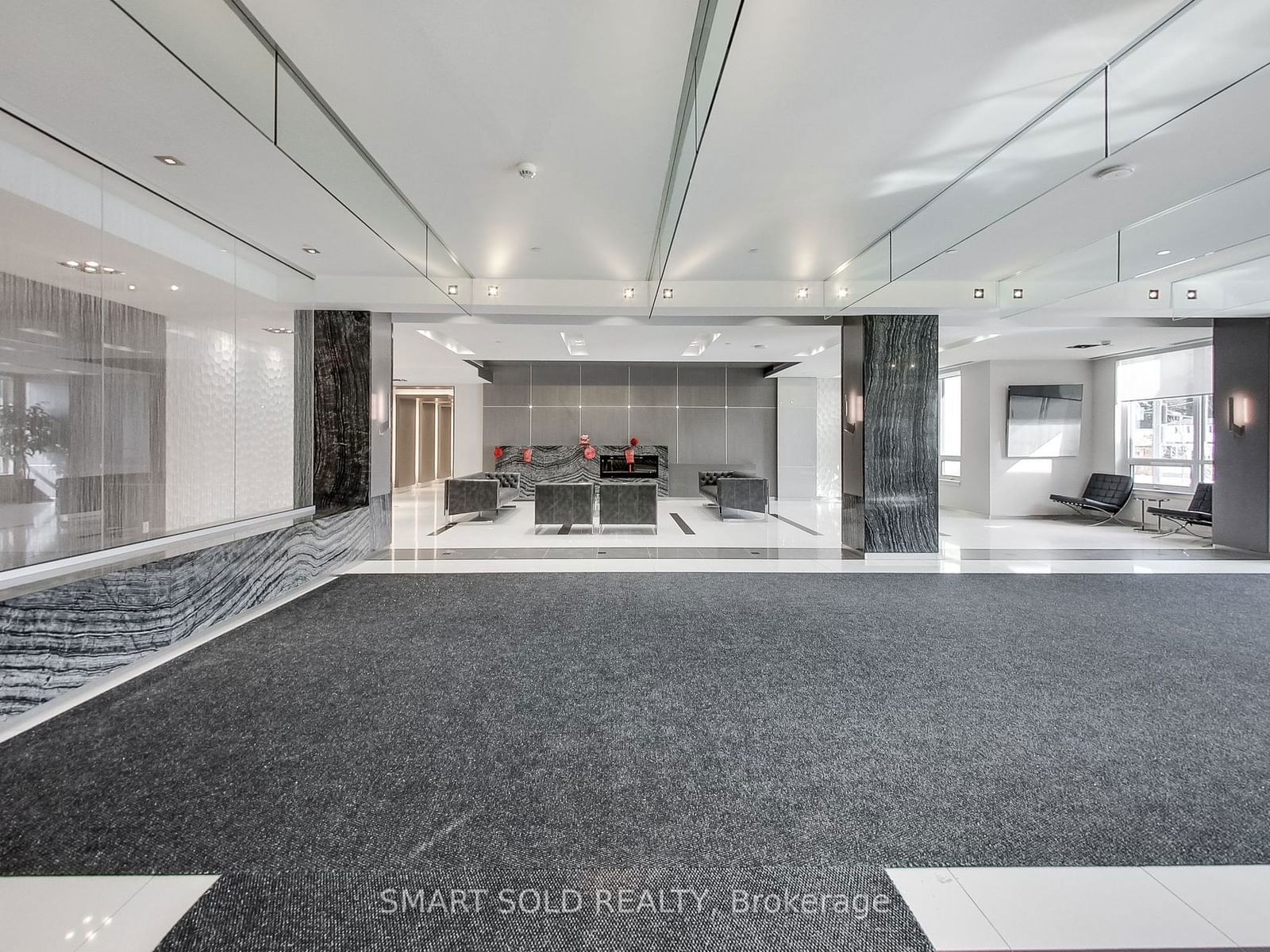 7165 Yonge St, unit 1110 for sale