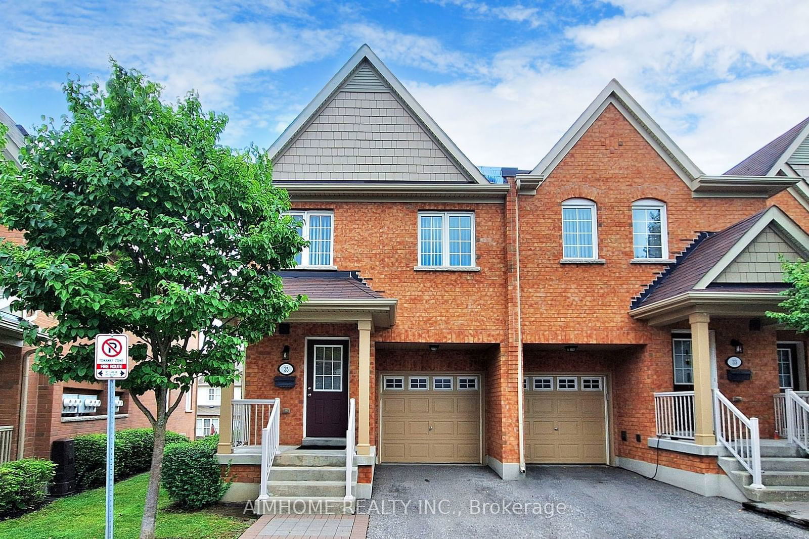 Winn Place Townhomes, Aurora, Toronto