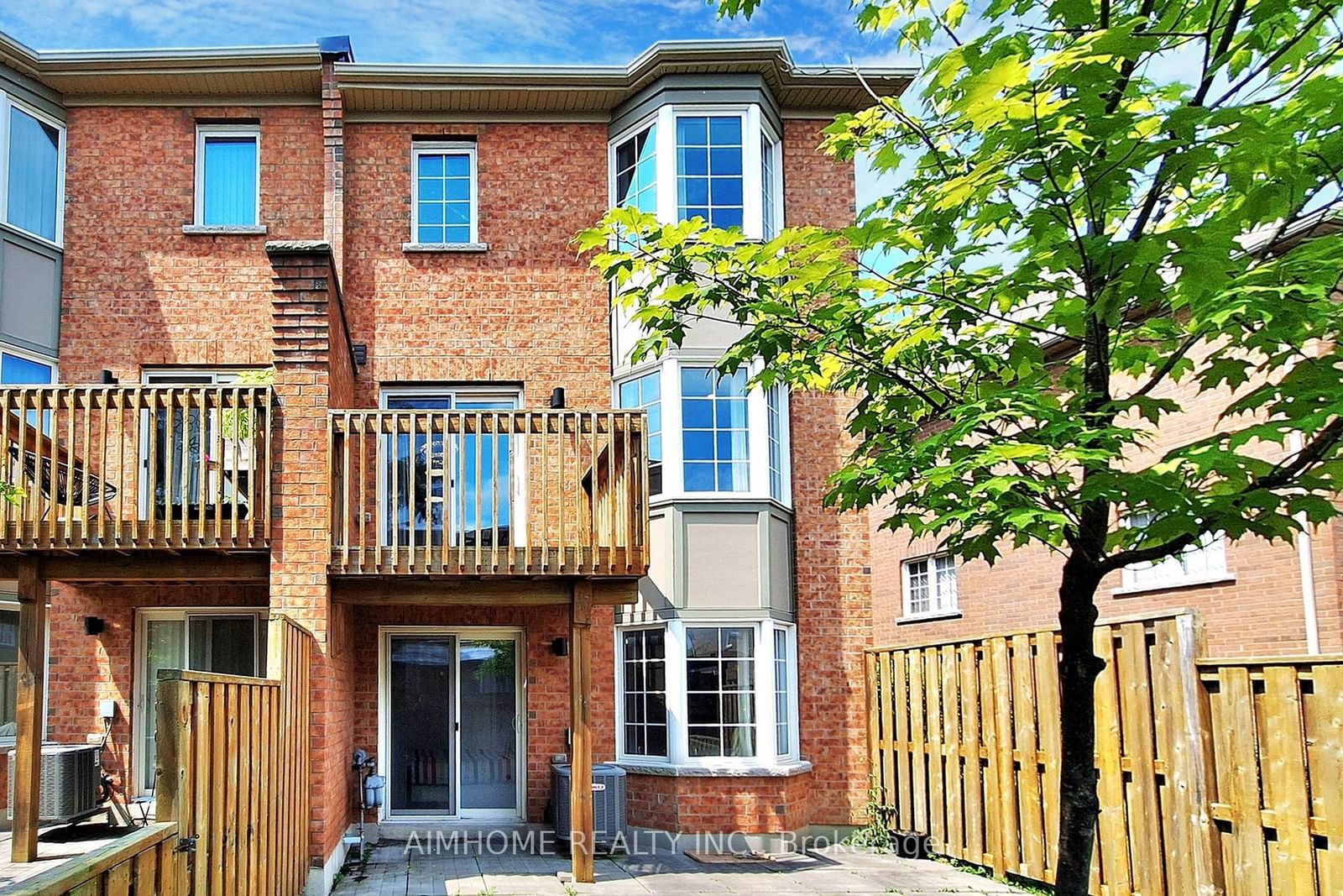 Winn Place Townhomes, Aurora, Toronto