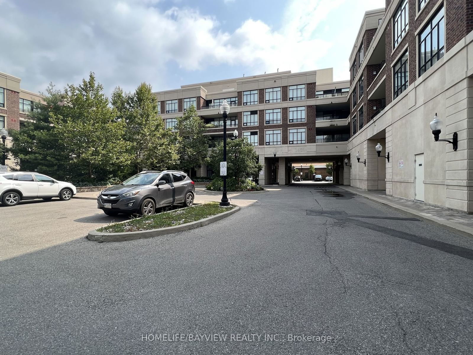 2396 Major Mackenzie Dr W, unit 212 for rent - image #11