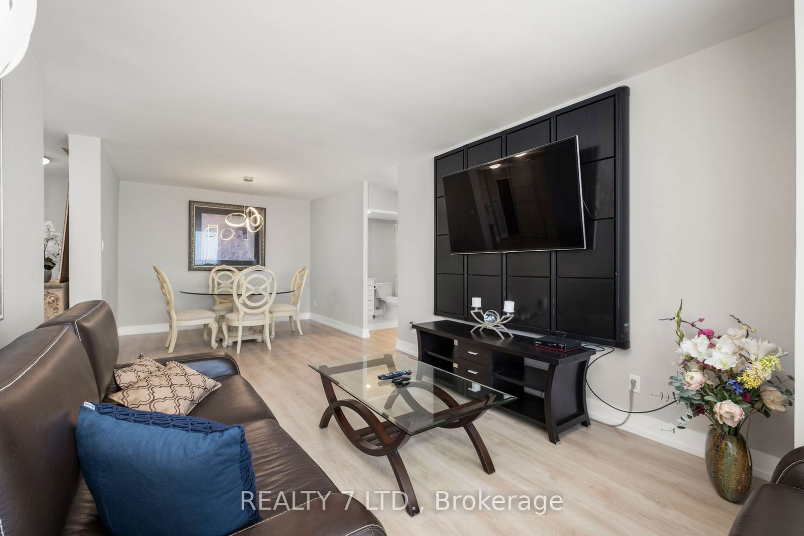 120 Promenade Circ, unit 909 for sale - image #10