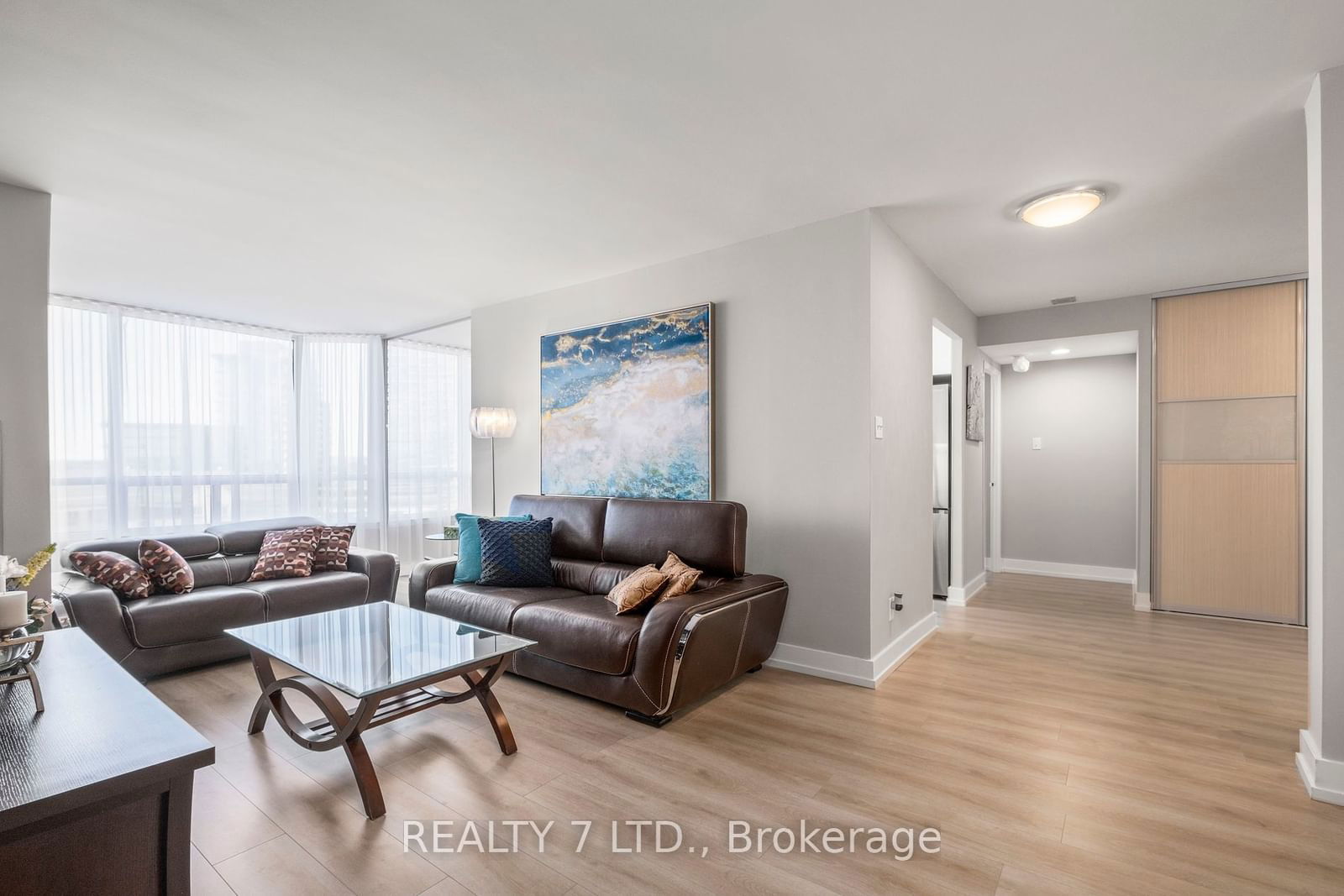 120 Promenade Circ, unit 909 for sale