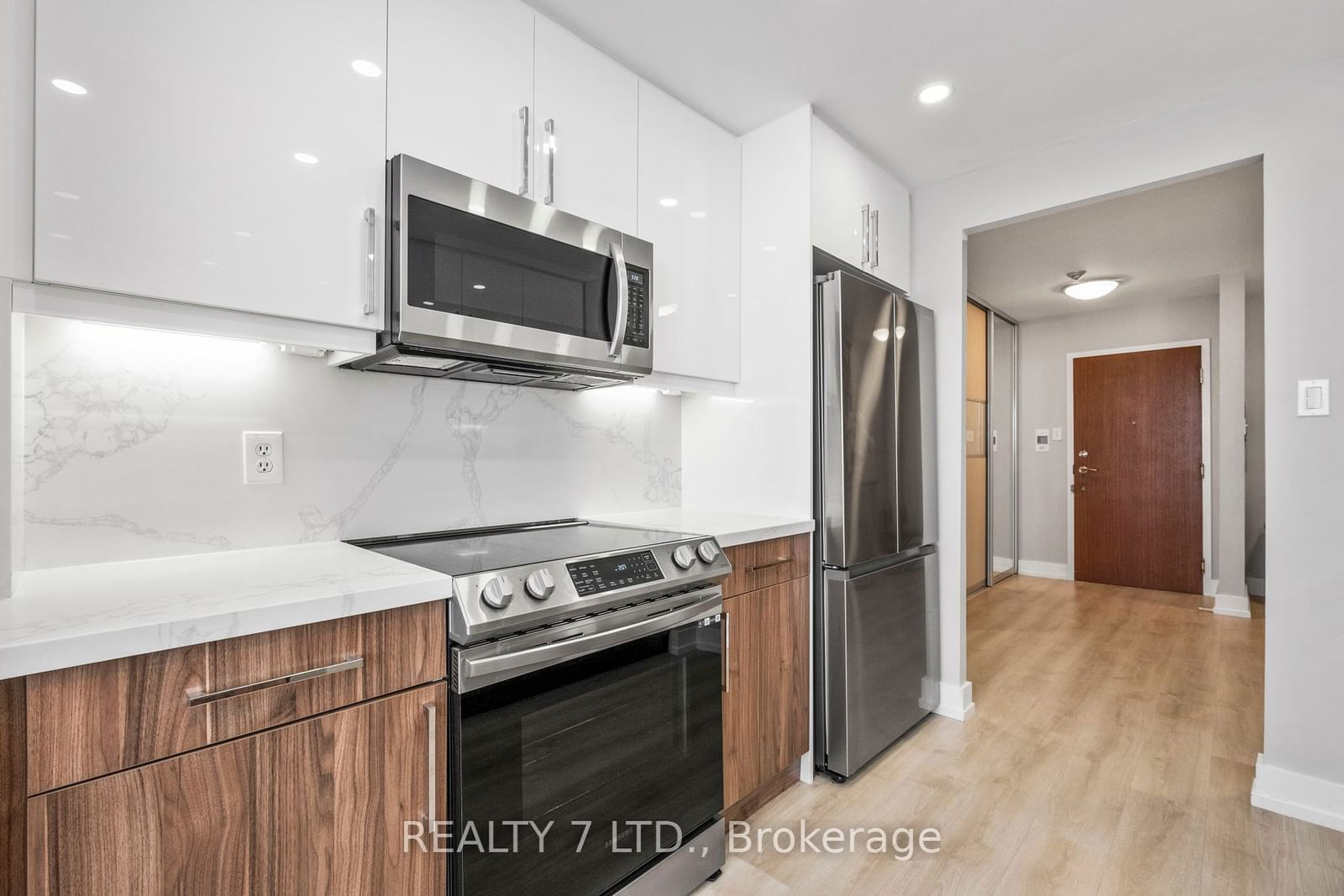 120 Promenade Circ, unit 909 for sale - image #13