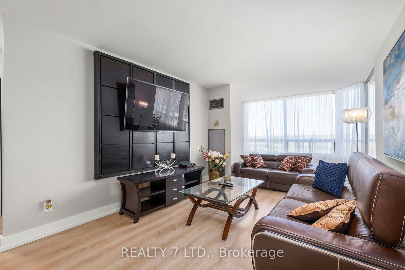 120 Promenade Circ, unit 909 for sale - image #7